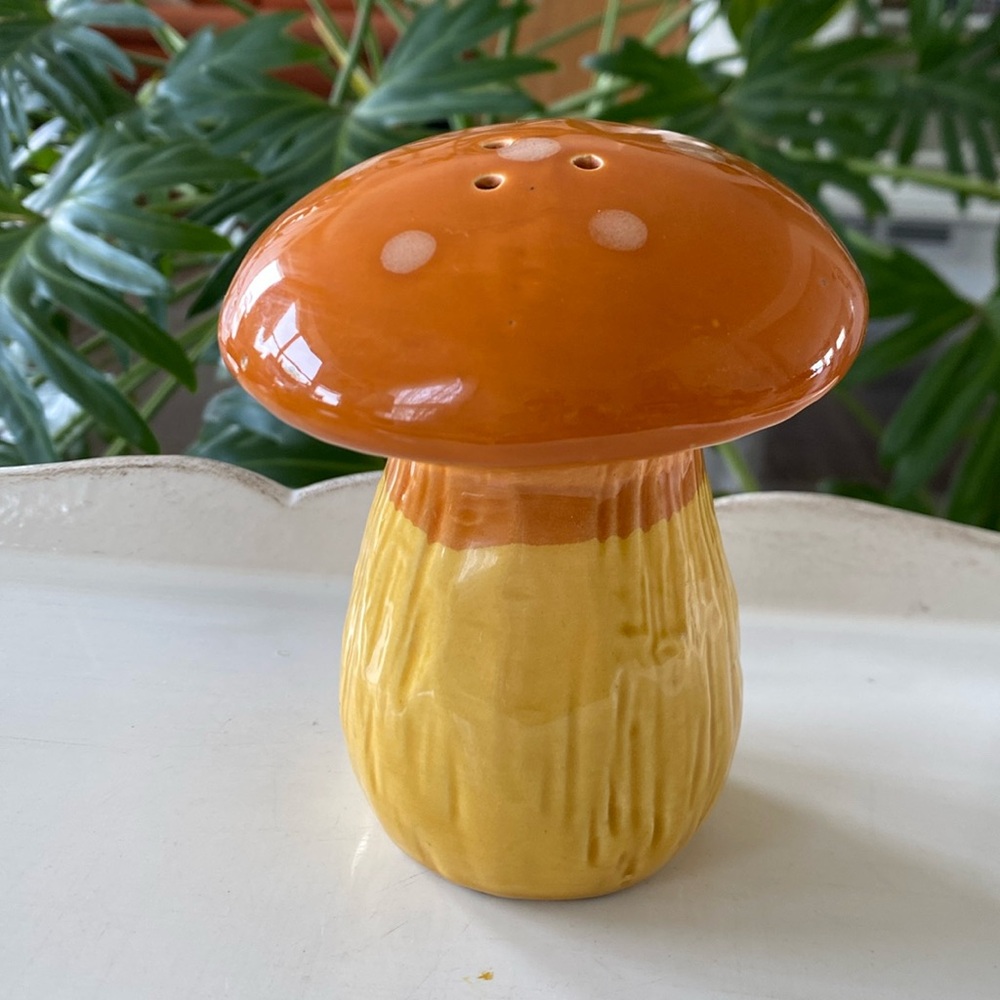 Vintage Jumbo Mushroom Salt Shaker